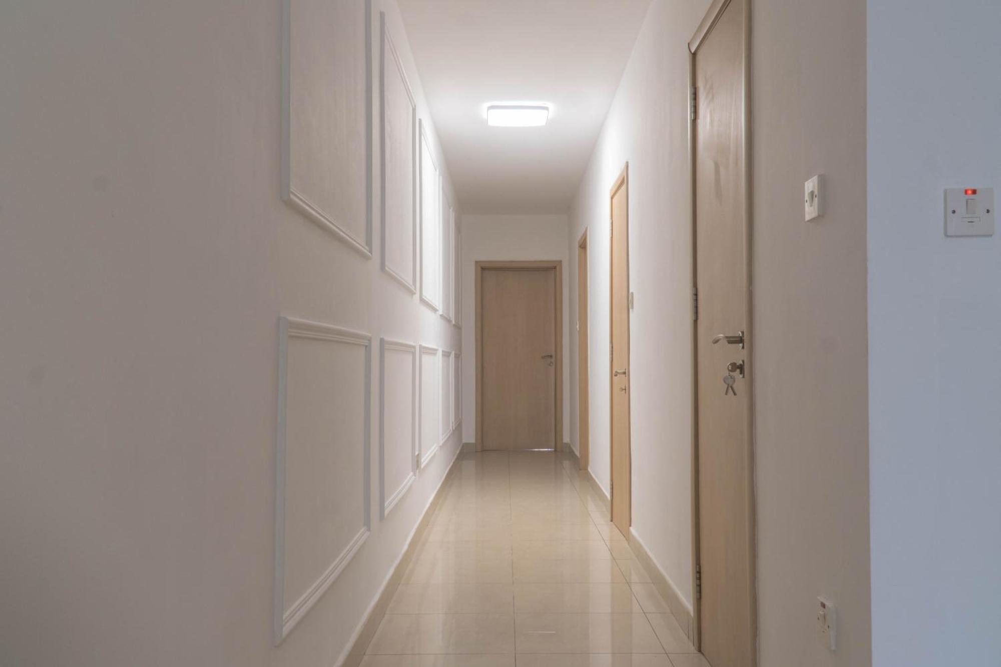 Newly Renovated In Apartment