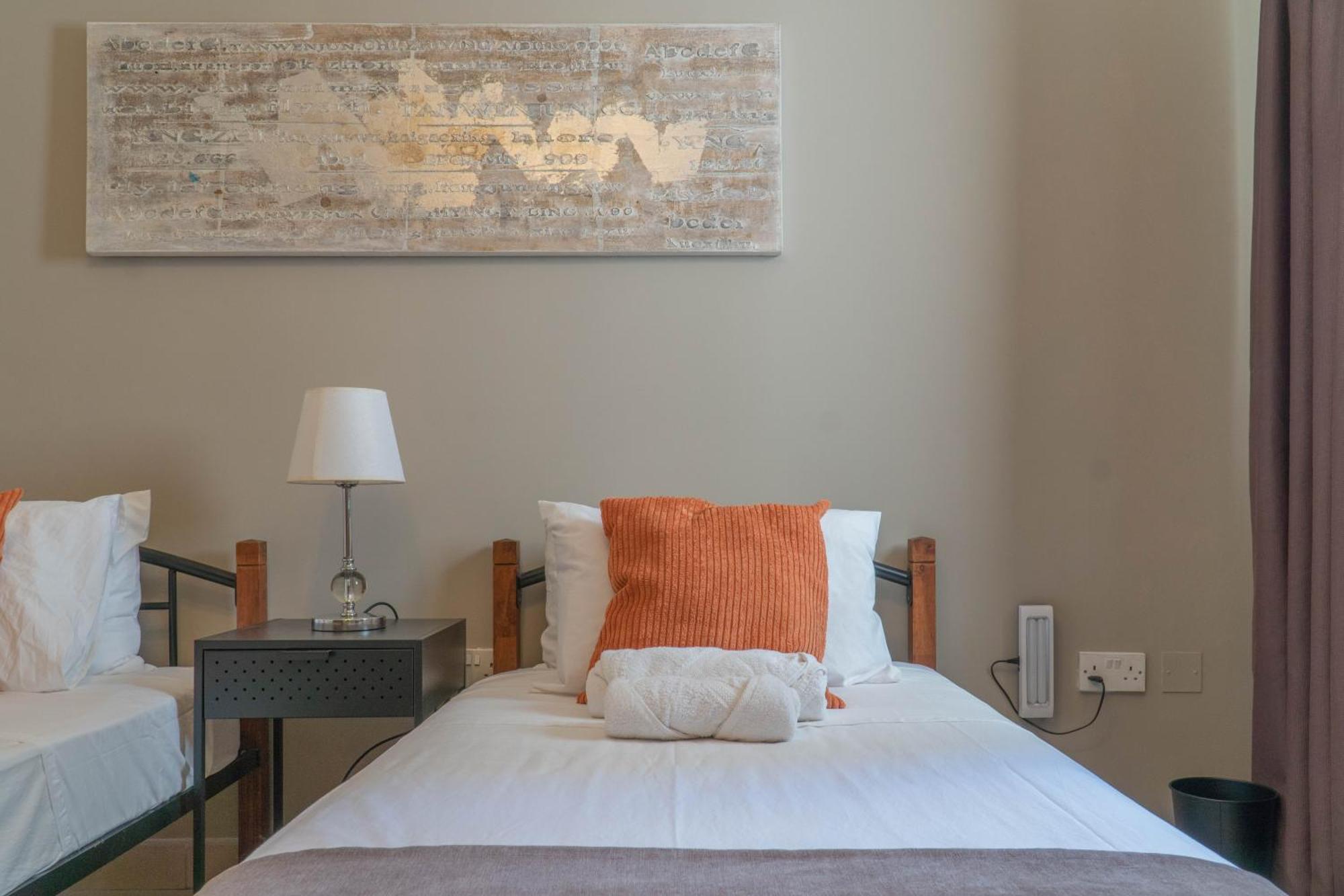 Newly Renovated In Apartment *
